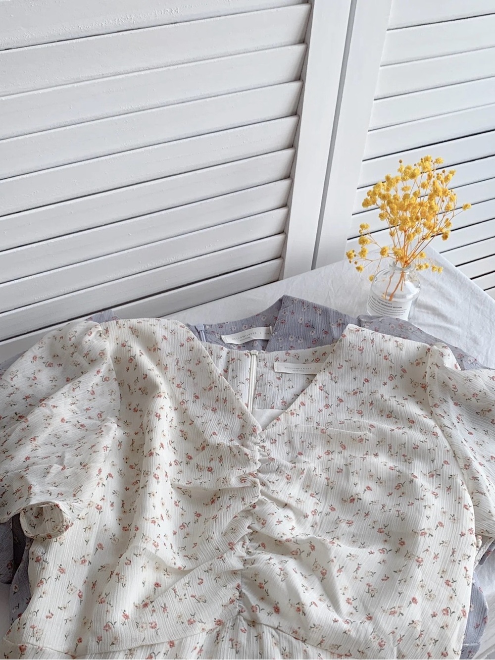 Ivory Floral Ruched Mini Dress with Flutter Sleeves - Picture 2 of 3